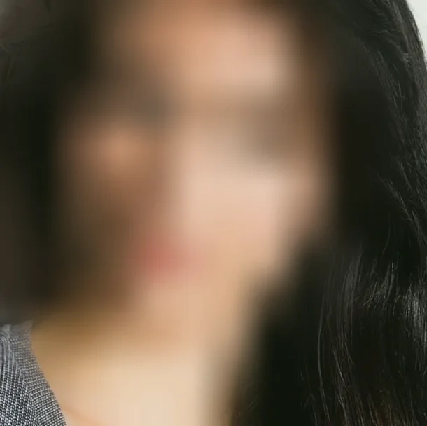 Chloe, 37