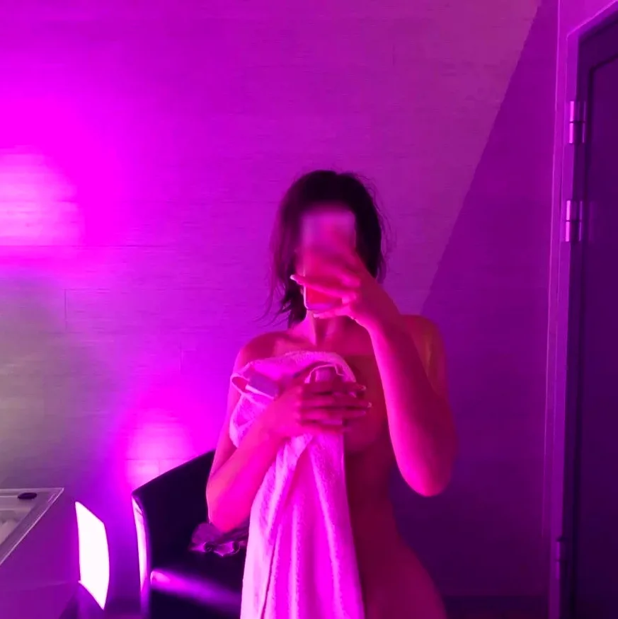 Ewa, 18