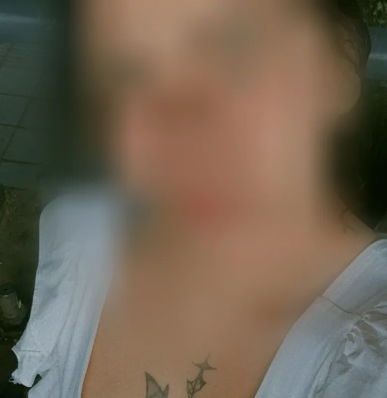 Rhona, 22