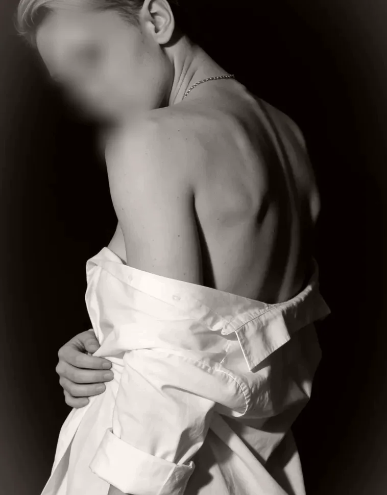 Zainab, 32